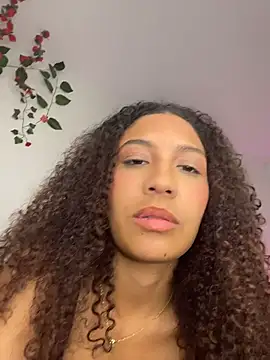 Snapshot of Daphnne_Curly chatting on 07-03-26, 04:41 Daphnne Curly online show from 07-03-26, 04:41
