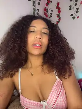 Snapshot of Daphnne_Curly chatting on 07-09-26, 02:56 Daphnne Curly online show from 07-09-26, 02:56