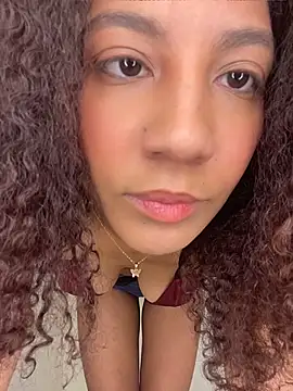 Snapshot of Daphnne_Curly chatting on 07-11-26, 10:21 Daphnne Curly online show from 07-11-26, 10:21