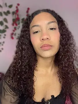 Snapshot of Daphnne_Curly chatting on 05-10-26, 01:31 Daphnne Curly online show from 05-10-26, 01:31