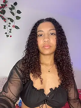 Snapshot of Daphnne_Curly chatting on 07-10-26, 10:43 Daphnne Curly online show from 07-10-26, 10:43