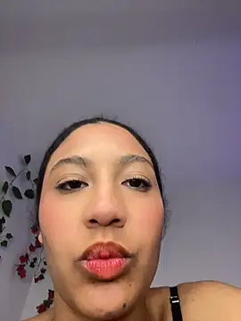 Snapshot of Daphnne_Curly chatting on 07-18-26, 12:41 Daphnne Curly online show from 07-18-26, 12:41