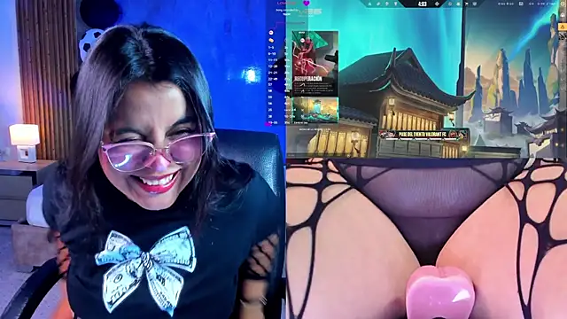 LuciaReid online show from 07-08-26, 01:56