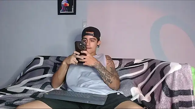 Kizameee  online show from 04-23-26, 11:50
