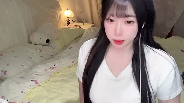 Snapshot of SweetButWildbaby chatting on 05-11-26, 03:51 SweetButWildbaby online show from 05-11-26, 03:51