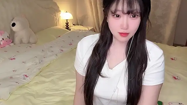 Snapshot of SweetButWildbaby chatting on 04-22-26, 04:14 SweetButWildbaby online show from 04-22-26, 04:14