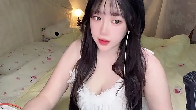 Snapshot of SweetButWildbaby chatting on 05-12-26, 02:12 SweetButWildbaby online show from 05-12-26, 02:12