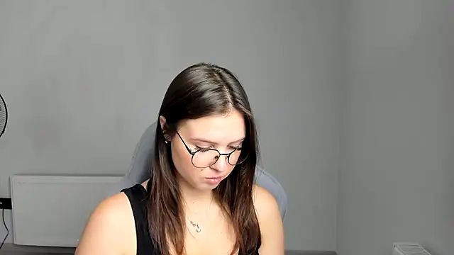 Regina cute  online show from 07-11-26, 06:35