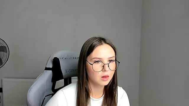 Regina cute  online show from 06-28-26, 06:20