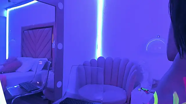 Loliita Brown online show from 07-18-26, 03:04
