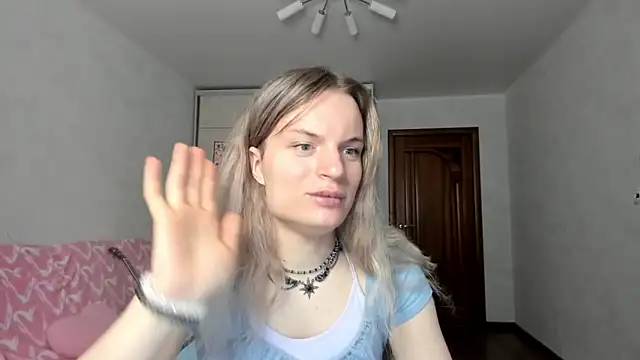 milliKira006 online show from 05-12-26, 04:20