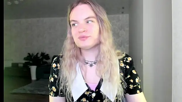 milliKira006 online show from 05-16-26, 07:35