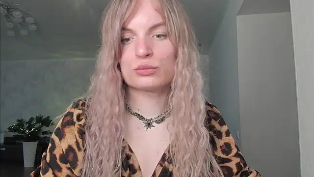 milliKira006 online show from 04-20-26, 03:13