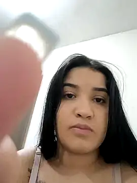 Snapshot of eline01 chatting on 05-09-26, 10:13 eline01 online show from 05-09-26, 10:13