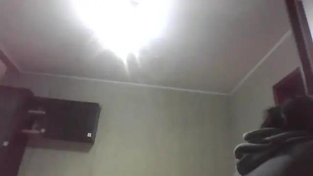 Snapshot of ChargedReign chatting on 05-08-26, 05:06 ChargedReign online show from 05-08-26, 05:06
