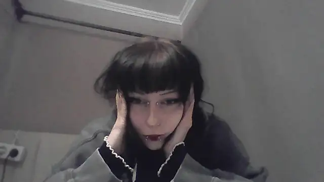 Snapshot of ChargedReign chatting on 04-25-26, 01:41 ChargedReign online show from 04-25-26, 01:41