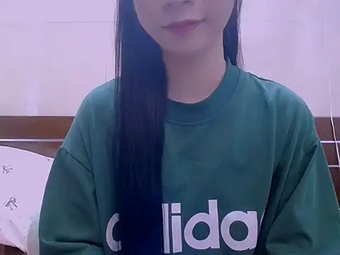 Snapshot of hanny_baby2005 chatting on 04-21-26, 01:42 hanny baby2005 online show from 04-21-26, 01:42