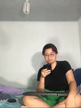 Snapshot of Evaa_02 chatting on 06-02-26, 11:54 Evaa 02 online show from 06-02-26, 11:54