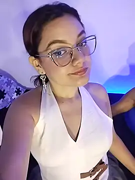 Snapshot of Evaa_02 chatting on 07-20-26, 01:02 Evaa 02 online show from 07-20-26, 01:02
