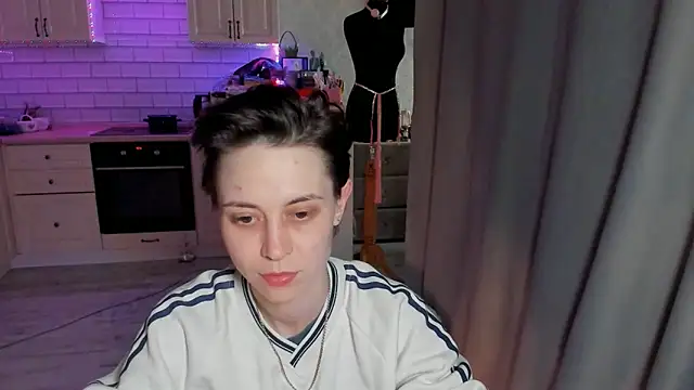 EVAARUS online show from 04-18-26, 07:51