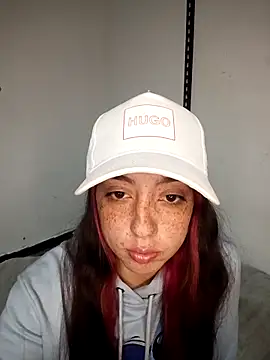 Snapshot of sadashi_moon_ofice chatting on 05-12-26, 01:13 sadashi moon ofice online show from 05-12-26, 01:13