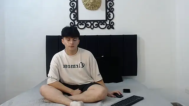 LunayDream online show from 05-12-26, 11:38