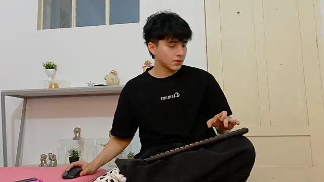 LunayDream online show from 06-12-26, 12:03