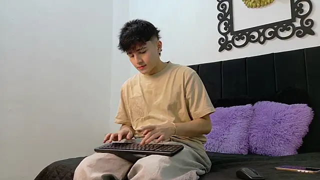 LunayDream online show from 07-24-26, 11:17