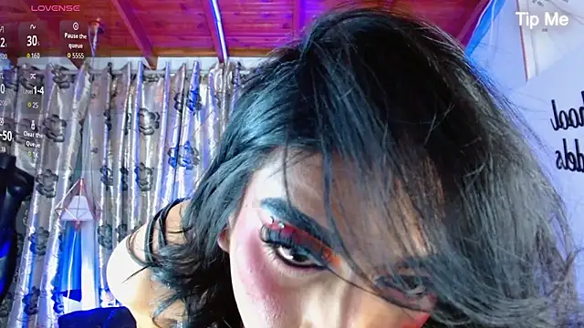 Snapshot of Hecate_doll chatting on 06-01-26, 05:01 Hecate doll online show from 06-01-26, 05:01