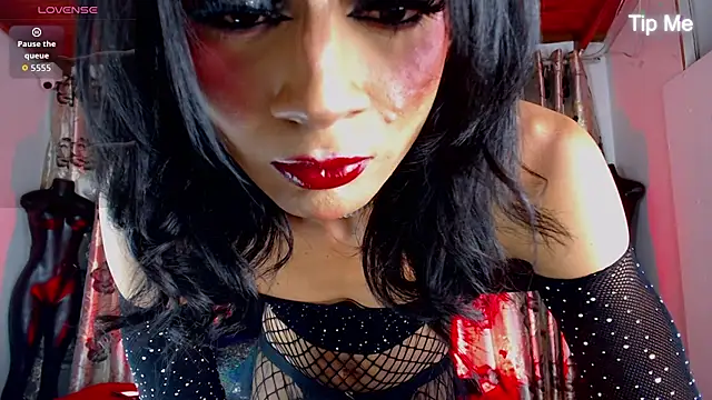 Snapshot of Hecate_doll chatting on 06-07-26, 02:44 Hecate doll online show from 06-07-26, 02:44