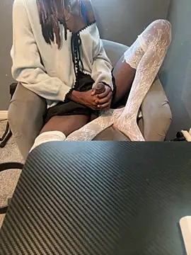 leeyoko online show from 04-18-26, 11:49