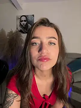 Snapshot of Camil_ chatting on 05-29-26, 03:23 Camil online show from 05-29-26, 03:23