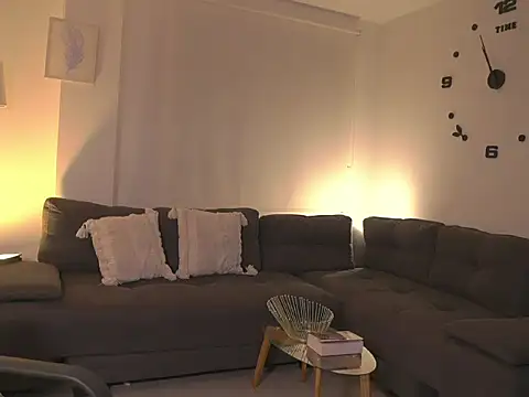 Snapshot of Camil_ chatting on 05-21-26, 02:20 Camil online show from 05-21-26, 02:20