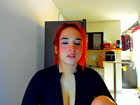 Snapshot of Aishas- chatting on 04-30-26, 02:13 Aishas- online show from 04-30-26, 02:13