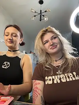 Snapshot of DriveThruCiri chatting on 05-14-26, 07:49 DriveThruCiri online show from 05-14-26, 07:49