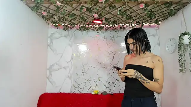 Snapshot of DAHNE_HOT_ chatting on 05-31-26, 02:12 DAHNE HOT online show from 05-31-26, 02:12