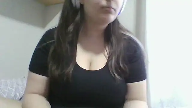 Snapshot of SmokeyAnne chatting on 04-20-26, 05:36 SmokeyAnne online show from 04-20-26, 05:36