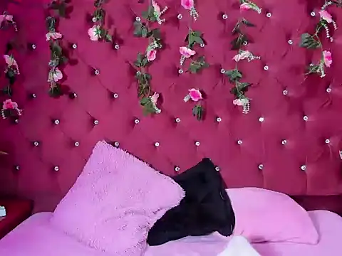 Molly Brunette  online show from 04-23-26, 03:02