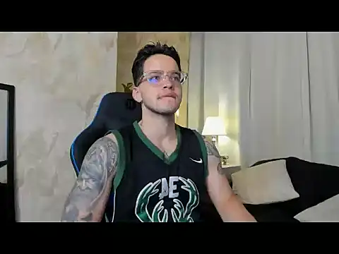 Snapshot of RONNY_COLTON chatting on 05-17-26, 11:10 RONNY COLTON online show from 05-17-26, 11:10