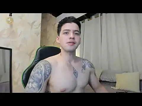 Snapshot of RONNY_COLTON chatting on 05-10-26, 10:33 RONNY COLTON online show from 05-10-26, 10:33