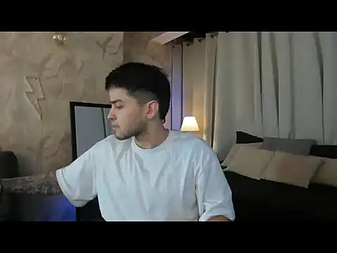 Snapshot of RONNY_COLTON chatting on 04-20-26, 01:19 RONNY COLTON online show from 04-20-26, 01:19
