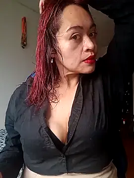 Snapshot of Amaranta-Luque chatting on 04-27-26, 03:54 Amaranta-Luque online show from 04-27-26, 03:54