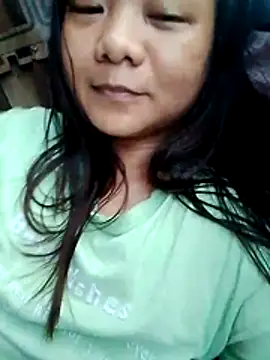 Snapshot of eljhenx chatting on 06-19-26, 02:06 eljhenx online show from 06-19-26, 02:06