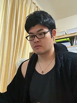 Snapshot of shun_201 chatting on 05-22-26, 05:27 shun 201 online show from 05-22-26, 05:27