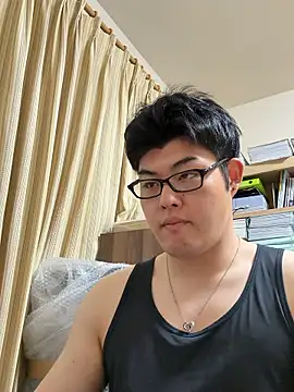 Snapshot of shun_201 chatting on 05-05-26, 10:07 shun 201 online show from 05-05-26, 10:07