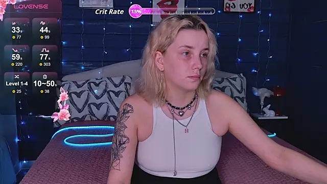 Snapshot of Crystal__Jull chatting on 05-07-26, 11:30 Crystal Jull online show from 05-07-26, 11:30