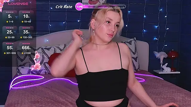 Snapshot of Crystal__Jull chatting on 04-29-26, 04:44 Crystal Jull online show from 04-29-26, 04:44