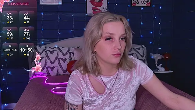 Snapshot of Crystal__Jull chatting on 05-23-26, 06:23 Crystal Jull online show from 05-23-26, 06:23