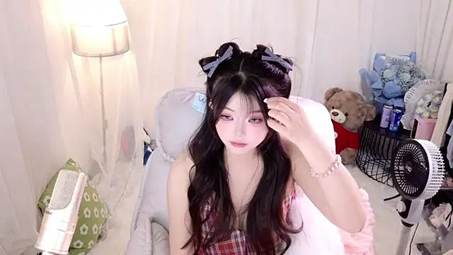 Snapshot of ChuYI-007 chatting on 04-23-26, 09:38 ChuYI-007 online show from 04-23-26, 09:38