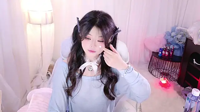 Snapshot of ChuYI-007 chatting on 05-02-26, 08:52 ChuYI-007 online show from 05-02-26, 08:52
